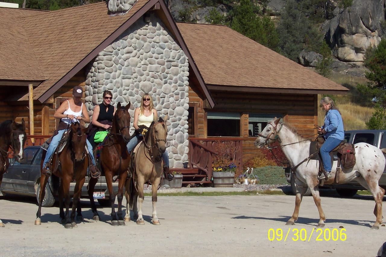 Hotel Lolo Hot Springs Exterior foto